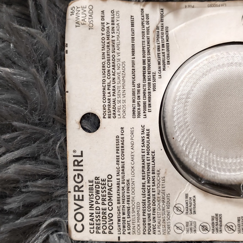 165 Tawny - Set of 2 - CoverGirl Clean Invisible Pressed Powder - Picture 3 of 3